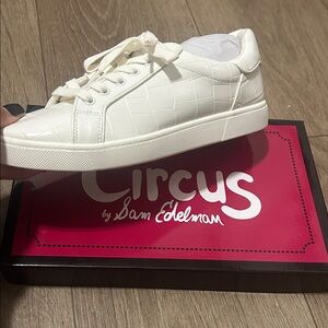 Circus by Sam Edelman Women's Cream Textured Sneakers